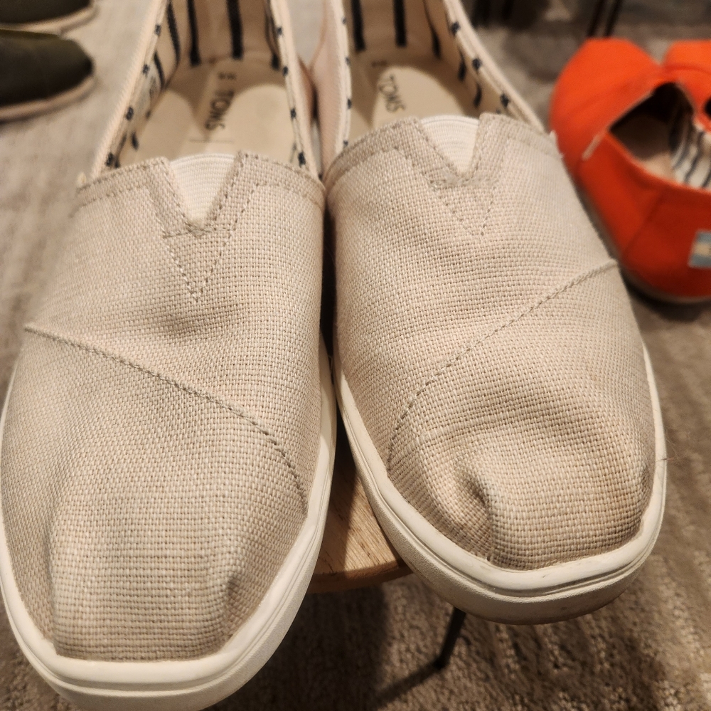 Women's Toms blush color